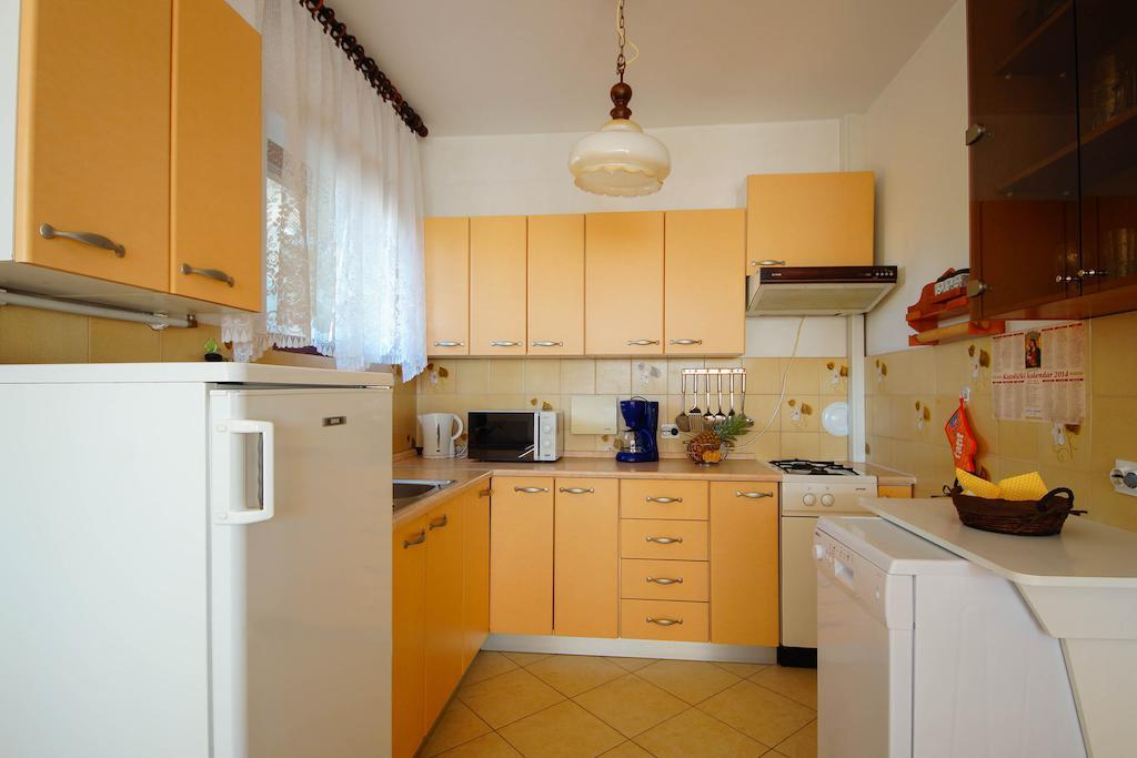 Apartments Lina Novi Vinodolski Zimmer foto
