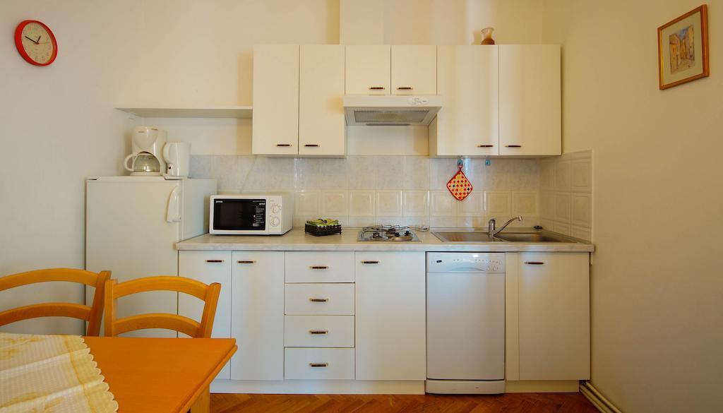 Apartments Lina Novi Vinodolski Zimmer foto