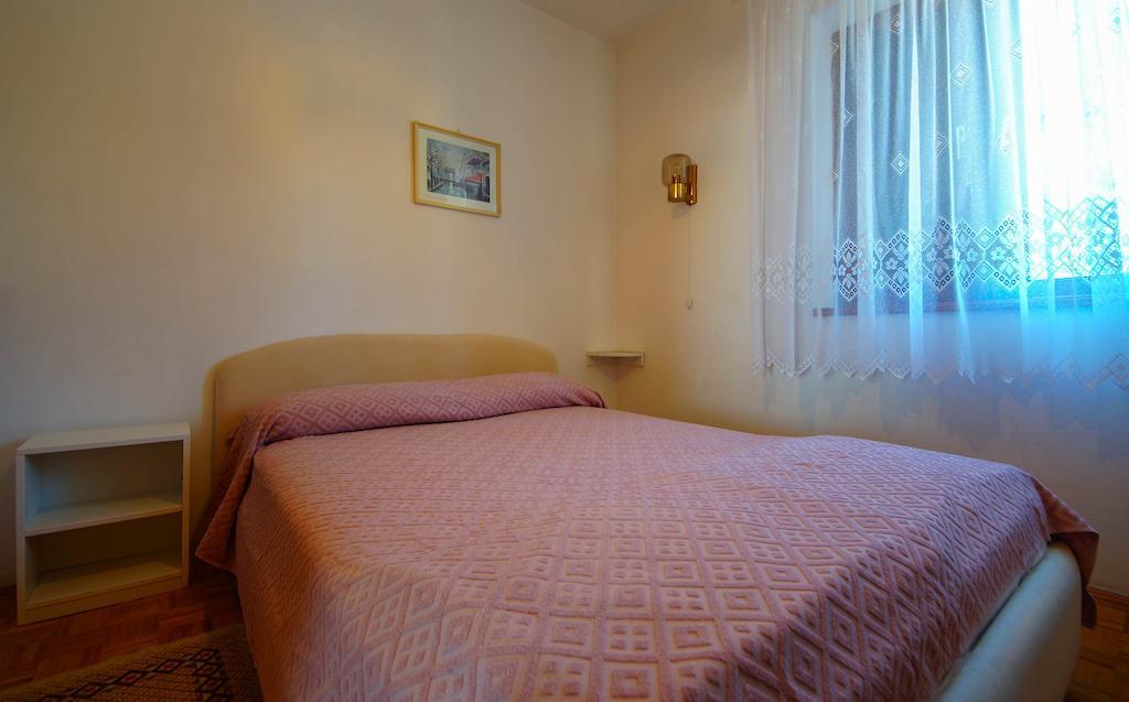 Apartments Lina Novi Vinodolski Zimmer foto
