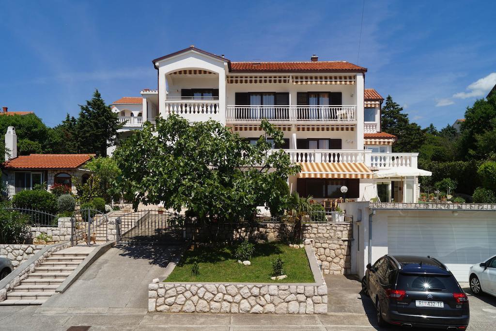 Apartments Lina Novi Vinodolski Exterior foto