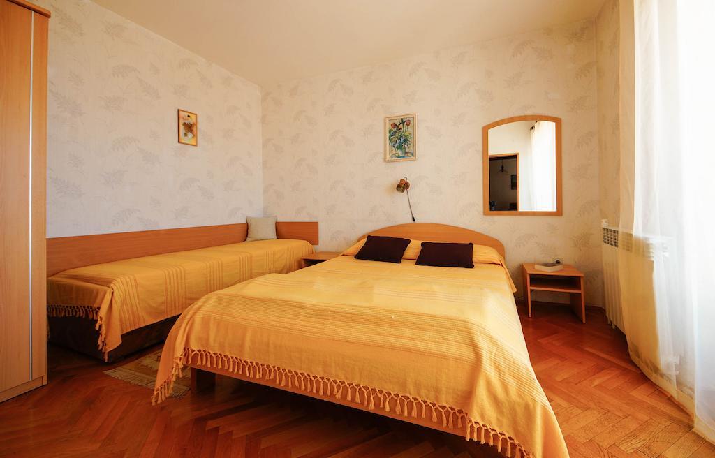 Apartments Lina Novi Vinodolski Zimmer foto