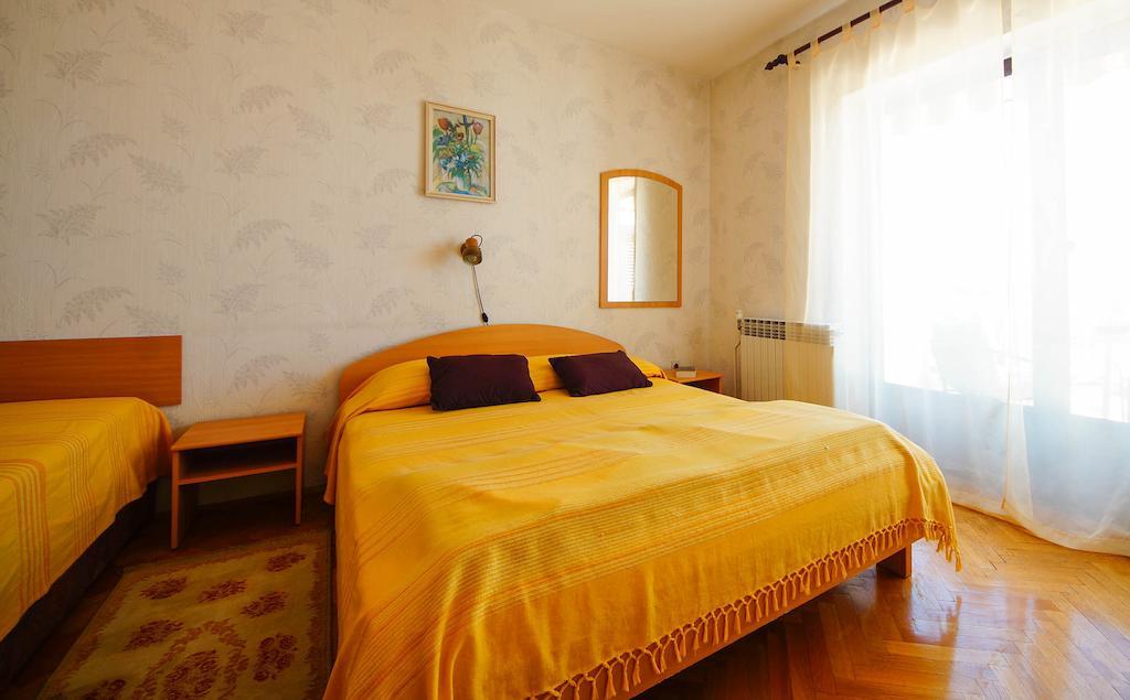 Apartments Lina Novi Vinodolski Zimmer foto